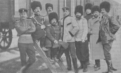 Офицеры КВЖД, Колобов – второй слева, 1905 год