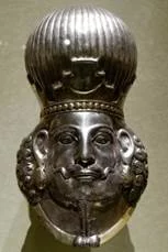 Царь царей Персии Шапур II, «брат Солнца и Лyны»