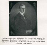 Лейтенант Альберт Лео Шлагетер, прославленный член Западной армии. Его высокий патриотизм и горячая любовь к отечеству были причинами, ради которых Пуанкаре положил конец его молодой жизни. (Leutnant Albert Leo Schlageter, ein ruhmreiches Mitglied der Westarmee. Sein hoher Patriotismus und seine heiße Vaterlandsliebe waren die Gründe, um derentwillen Poincaré seinem jungen Leben ein Ende machte.)