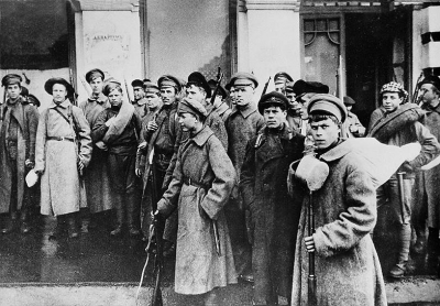 Отправка продотряда в деревню, 1918 год.