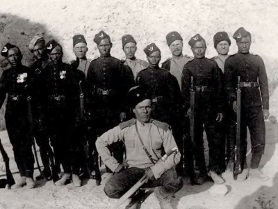 Российские оренбургские казаки и британские гуркхи. Каракорум, 1889 год