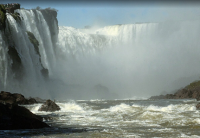 Фото. Жители Парагвая по сей день с грустью вспоминают о принадлежащих им некогда водных богатствах Игуасу[1].