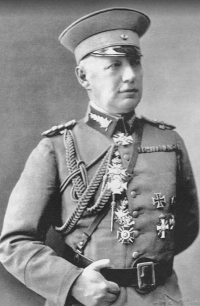 Фото 8. Генерал Ганса Кундт в форме боливийского генерала и с немецкими и боливийскими знаками отличия, 1923 год[22]. 