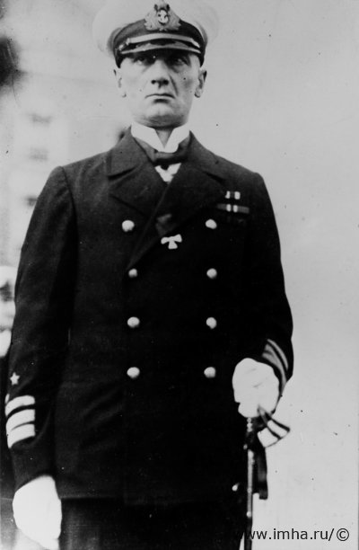 Вице-адмирал А.В. Колчак на базе военно-морской подготовки в Ньюпорте. Род Айленд. 1917 г.