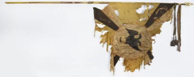 Знамя полубатальонное Днепровского мушкетерского полка. Россия, 1810 г. Шелк, масло. Полотнище: 120х140 см; Древко: 333 см; навершие: 25 см; Кисти: 70 см. ФГБУК "Государственный Эрмитаж"