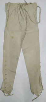 Брюки (панталоны) рядового Лейб-Гвардии Егерского полка по форме 1828 г. Новодел. 1896 г. Длина 132,0 см, ширина 55,0 см. ВИМАИВиВС