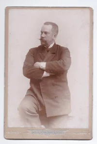 Добровольский Николай Александрович, министр юстиции. 1900-е гг., Российская империя, Митава. Фотобумага, картон, фотопечать, сепия, 16,4х10,9 см. Музей Московского Художественного академического театра