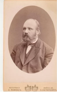 Добровольский Владимир Иванович (1838-1904 гг.). Фотография портретная. Российская империя, С. Петербург, 1878-1883 гг. Фотобумага на картоне, фотопечать, 10х6,5 см. ФГБУКиИ "Военно-медицинский музей" МО РФ