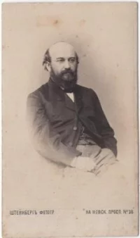 Федор Иванович Дозе. Российская империя, Санкт-Петербург, 1870-е гг. Фотобумага, картон, альбуминовая печать, 8,7х5,5 (фотография); 10,0х5,8 (паспарту) см. ФГБУК "Государственный музей истории российской литературы имени В.И. Даля"