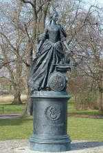 Памятник Екатерине Великой, недавно установленный на ее малой родине – в княжестве Ангальт-Цербст.