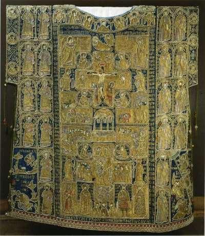 Большой саккос митрополита Фотия. Длина 135 см, ширина 112 см, ширина в подоле 123 см. Оружейная палата Московского Кремля, Москва, Россия