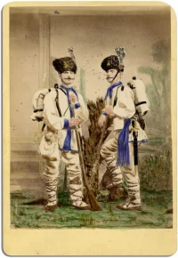 Доробанци в форме. Фотографическая мастерскаяCarol Popp de Szathmári, Бухарест, ок. 1870.