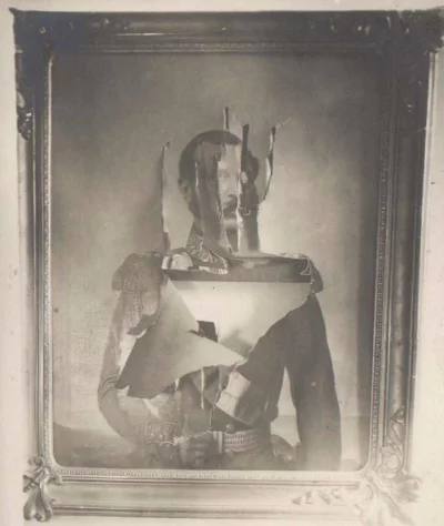 Изорванный штыками матросов и красногвардейцев портрет Александра II Освободителя после Октябрьского вооружённого восстания в Москве, 1917 год.