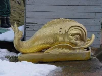 Дельфин, фонтанная фигура. Скульпторы: Анисимов, Артемий Анисимович (1783-1823) и Тимофеев, Иван Тимофеевич (работал в начале XIX в.). Российская империя, 1816. Бронза, отливка, чеканка, золочение, в. 57 см, ш. 37 см, гл. 97 см. ФГБУК "Государственный музей-заповедник "Петергоф"