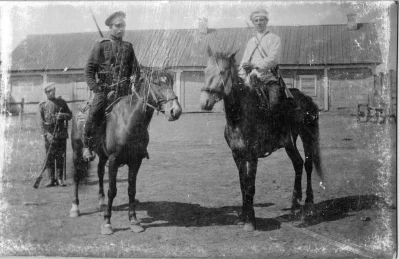 Оренбургские казаки на лошадях киргизской породы, 1900-е.