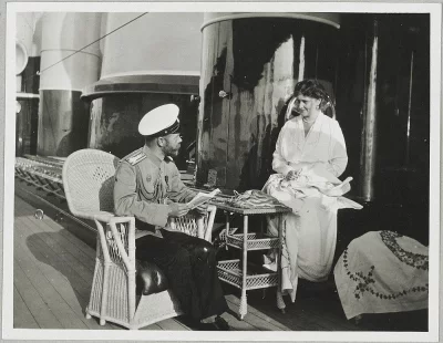 Император Николай II и Александра Федоровна на яхте "Штандарт"
