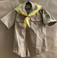 Форма скаутская разведчика-вожака. Последняя четв. XX в. Ткань, 80х83 см. Краснодарский государственный историко-археологический музей-заповедник им. Е.Д. Фелицына