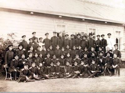 Групповой снимок офицеров Преображенского полка с Великим Князем Сергеем Александровичем. 1888 г. Красносельский лагерь?