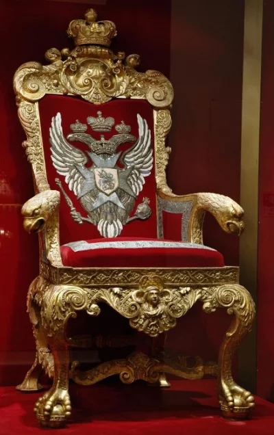 Кресло тронное Императора Павла I. Россия, 1799-1801 гг. Дерево, бархат, тесьма, резьба, аппликация, шитье, высота: 182,0 см; ширина: 86,0 см; глубина: 57,0 см (сиденье).