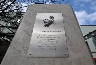 БОНХЁФФЕР, ДИТРИХ (нем. Dietrich Bonhoeffer, 4 февраля 1906, Бреслау, Силезия, Германия [Польша в 1998 г.] – 9 апреля 1945, концлагерь Флёссенбюрг, Бавария, Германия).