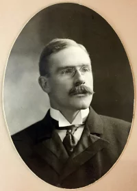 БРАУН, УИЛЬЯМ АДАМС (William Adams Brown, 29 декабря 1865, Нью-Йорк – 15 декабря 1943, Нью-Йорк).