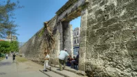 Стена колониальной Гаваны (Muralla de La Habana colonial)