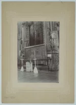 Смоленский Собор. Плащаница, отбитая казаками от французов 1812 г. Клетнова Екатерина Николаевна (Фотограф). Российская империя, г. Смоленск, 1910 г. Картон, серебряно-желатиновый отпечаток, в свету: 14,2х9,6 см; подложка: 23,5х17 см. ГИМ