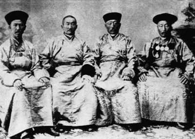 Тайши степных дум: Селенгинской — Вандан Жамбалтаров, Баргузинской — Ринчин Сотиев, Хоринской — Цыден Аюшеев, Агинской — Жан Бодийн. 1903