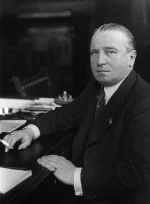 Ба́ар-Ба́аренфельс, Эдуа́рд (нем. Eduard Baar-Baarenfels, полное имя — Эдуард Баар фон Бааренфельс; 3 ноября 1885, Лайбах, Крайна — 14 марта 1967, Зальфельден, Зальцбург) — австрийский политический и военный деятель, офицер, участник Первой мировой войны.