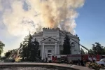 До вчерашнего дня в городе Севастополе на улице Ленина, 35 находился кинотеатр "Украина".  Он является одним из объектов музея героической обороны и освобождения Севастополя и именно в нём открыли выставку "Рубо. 170". Сегодня вывеска "Украина" с кинотеатра была снята. Новое название ещё не придумали.