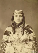 Армянка в традиционном наряде, 1870-е годы.