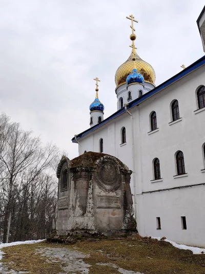 ЧЕРЕМЕНЕЦКИЙ ИОАННО-БОГОСЛОВСКИЙ МУЖСКОЙ МОНАСТЫРЬ. Склеп